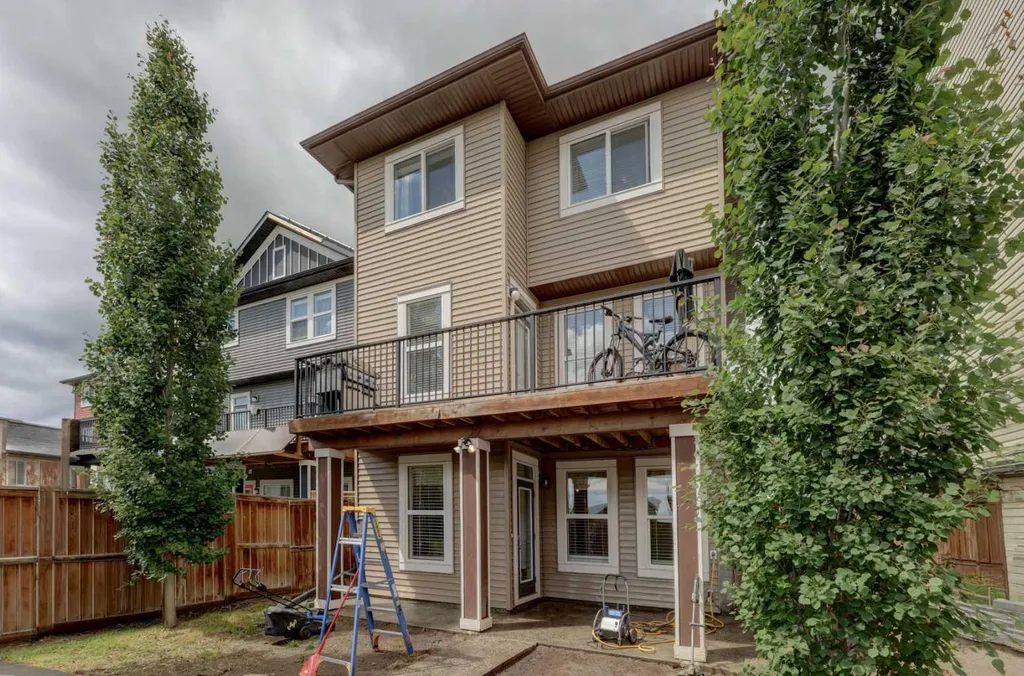66 Heritage Boulevard Cochrane AB T4C 2M1