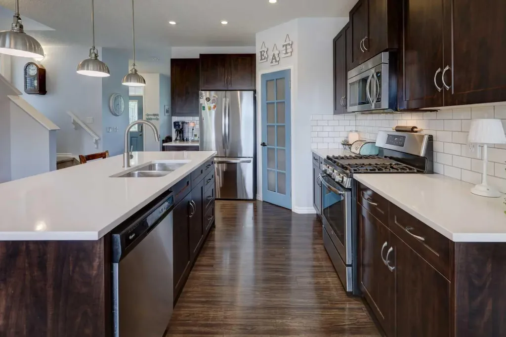 66 Heritage Boulevard Cochrane AB T4C 2M1