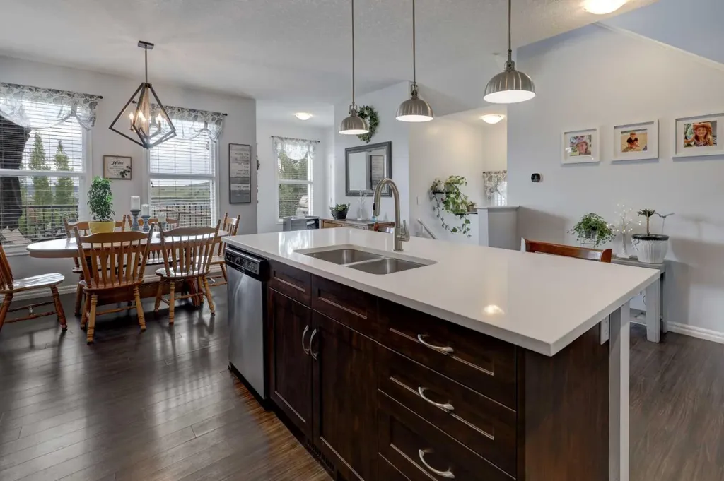 66 Heritage Boulevard Cochrane AB T4C 2M1