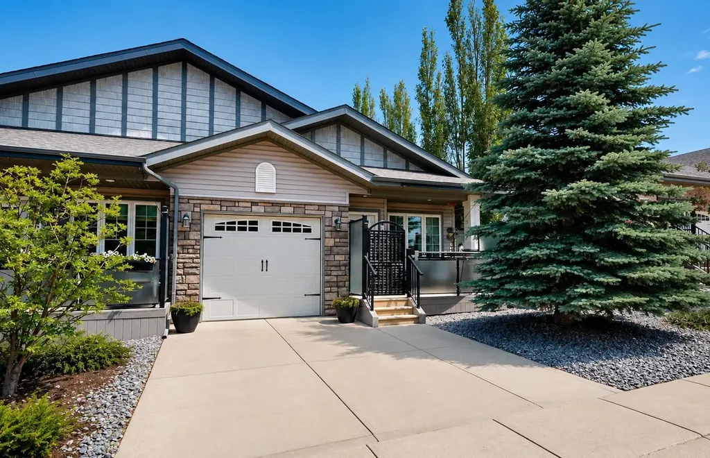 7001 52 Street Lacombe AB T4L 0H5