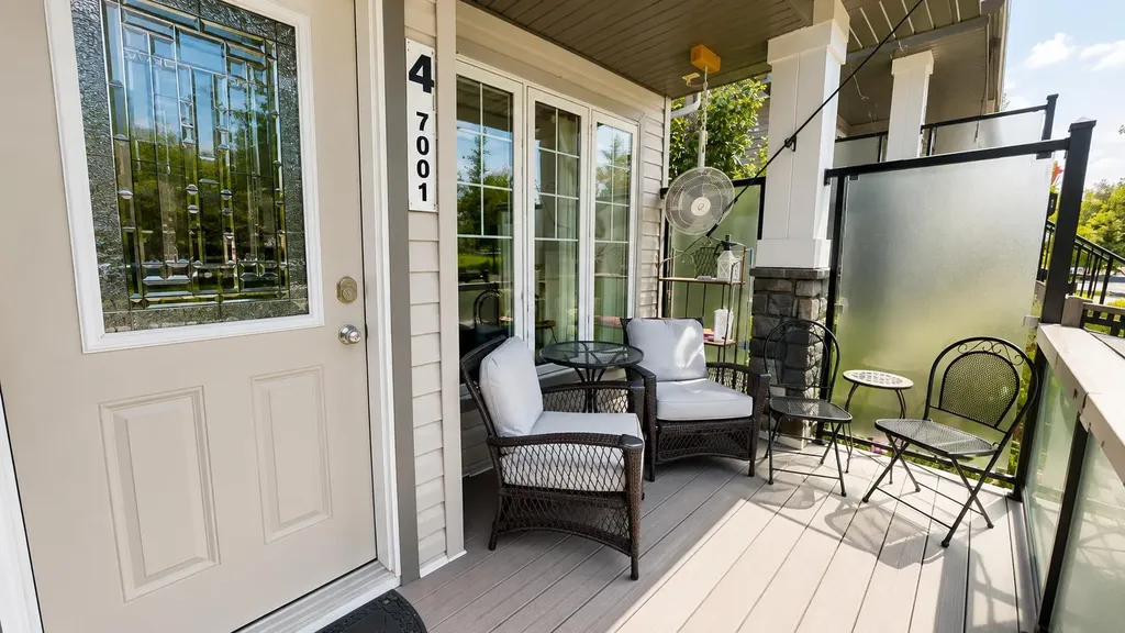 7001 52 Street Lacombe AB T4L 0H5