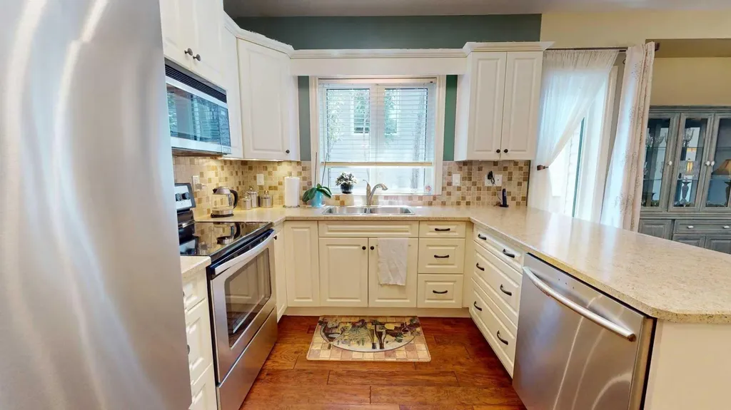 7001 52 Street Lacombe AB T4L 0H5
