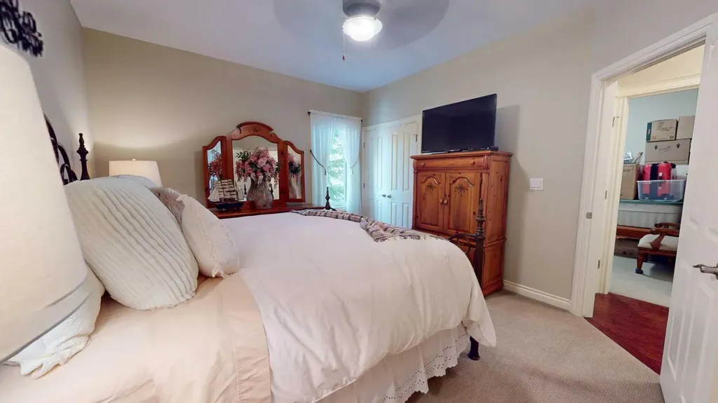 7001 52 Street Lacombe AB T4L 0H5