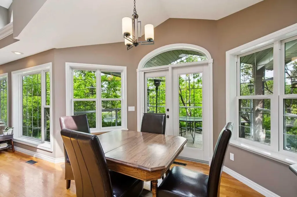 8816 48 Avenue Calgary AB T3B 2B2