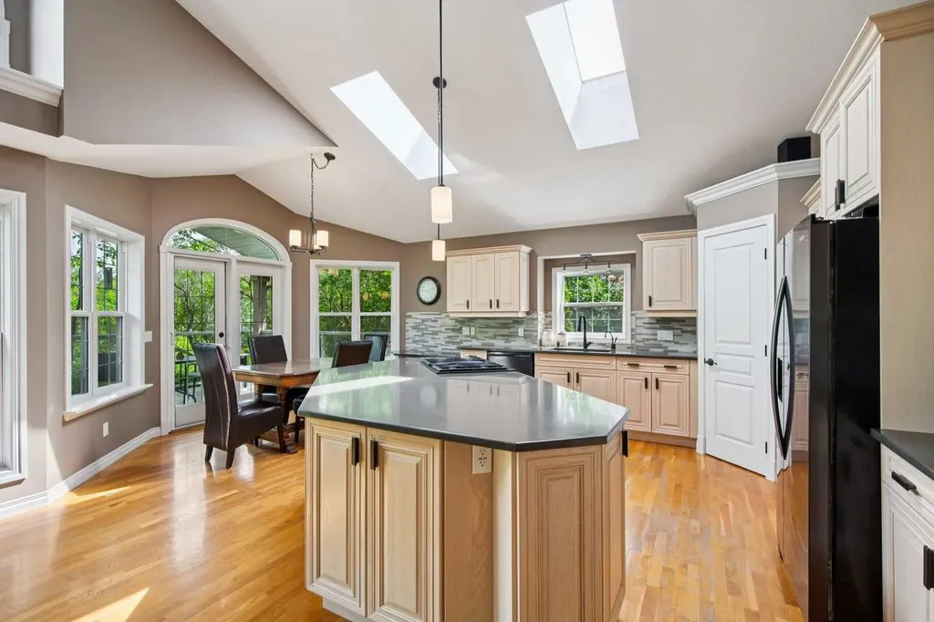 8816 48 Avenue Calgary AB T3B 2B2