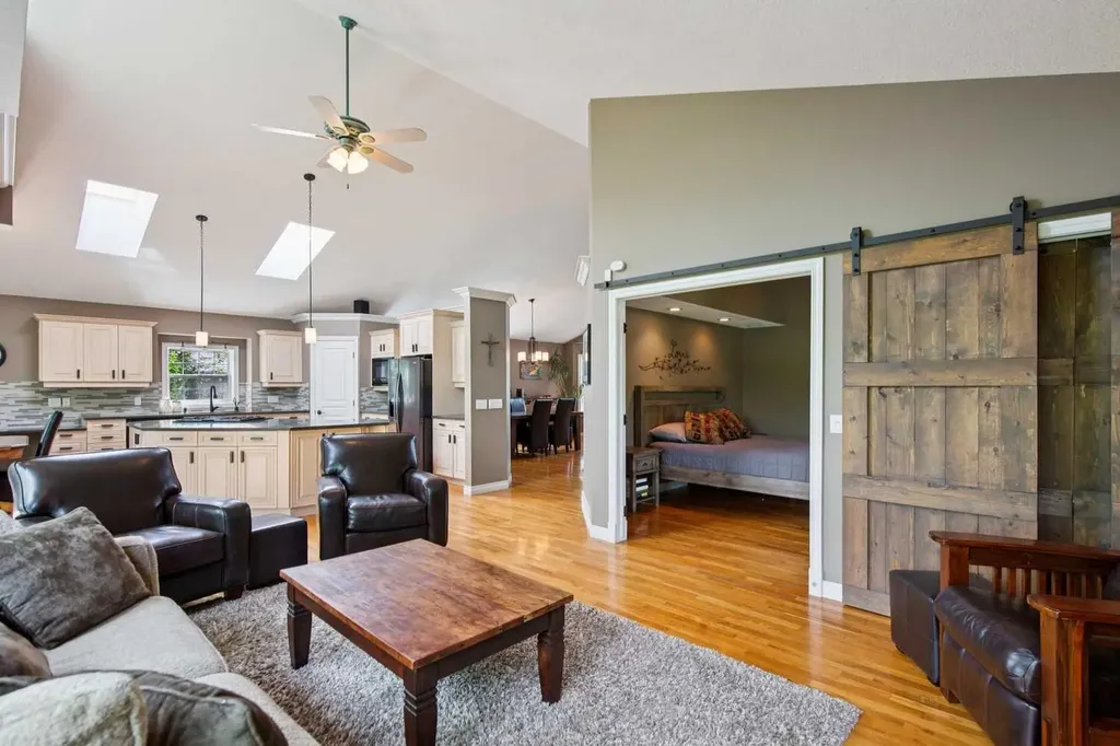 8816 48 Avenue Calgary AB T3B 2B2