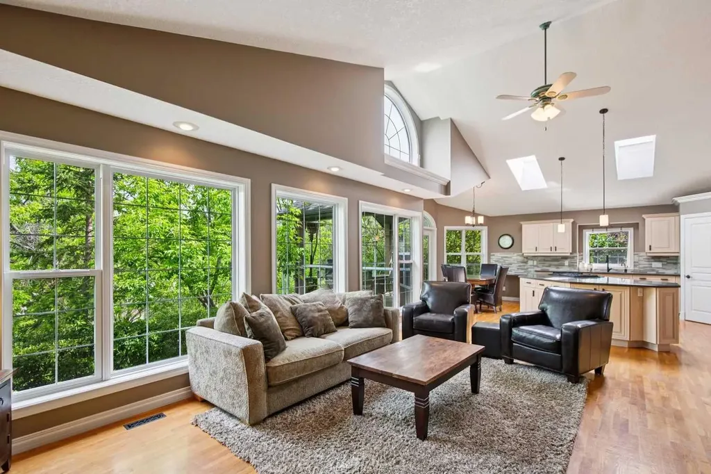 8816 48 Avenue Calgary AB T3B 2B2