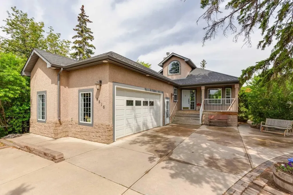 8816 48 Avenue Calgary AB T3B 2B2