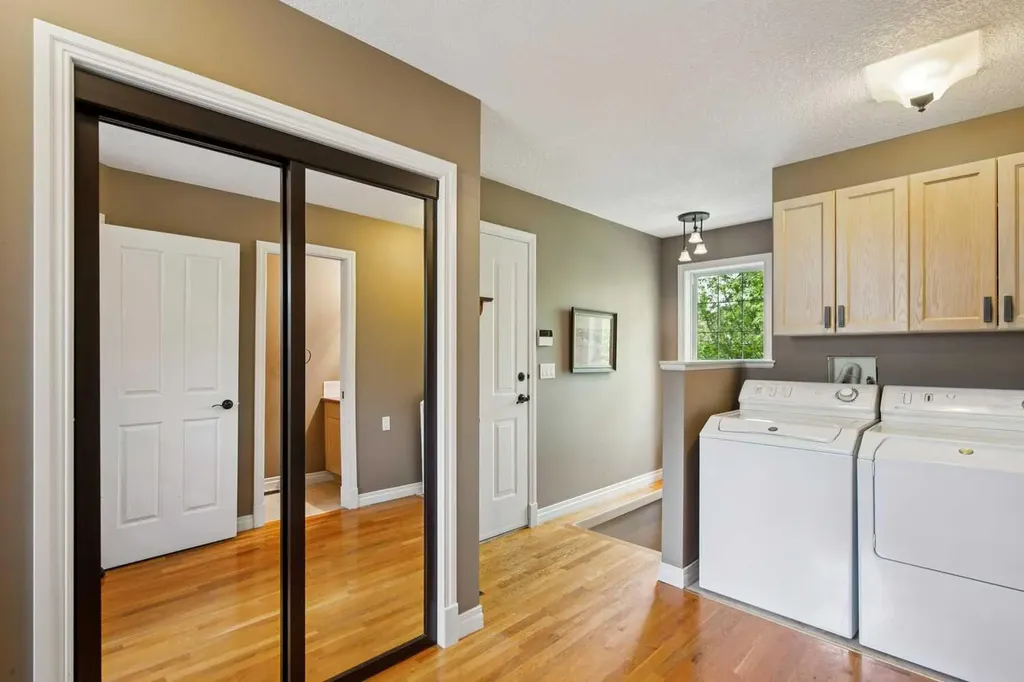 8816 48 Avenue Calgary AB T3B 2B2