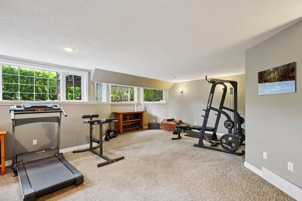 8816 48 Avenue Calgary AB T3B 2B2