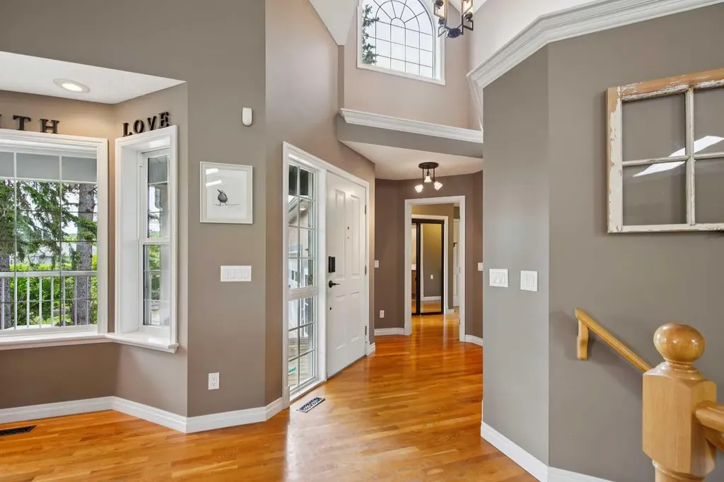 8816 48 Avenue Calgary AB T3B 2B2