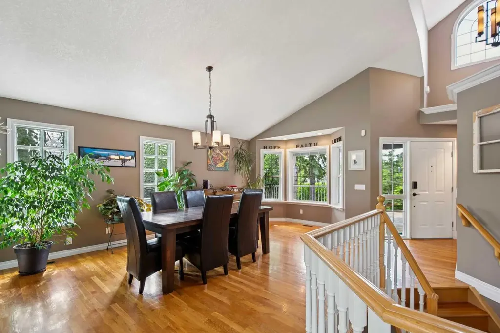 8816 48 Avenue Calgary AB T3B 2B2