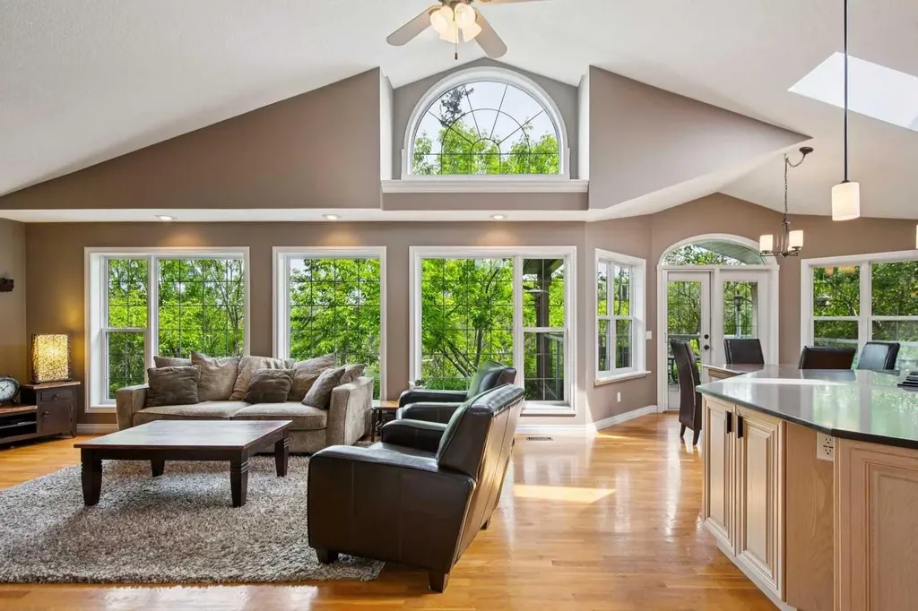 8816 48 Avenue Calgary AB T3B 2B2