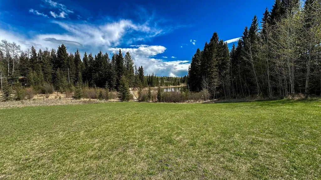 5227 Township Road 320 Rural Mountain View County AB T0M1X0