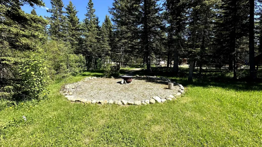 5227 Township Road 320 Rural Mountain View County AB T0M1X0