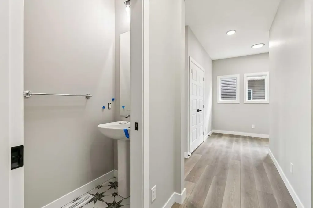 361 Dawson Wharf Road Chestermere AB T1X2W3
