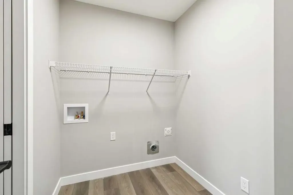 361 Dawson Wharf Road Chestermere AB T1X2W3