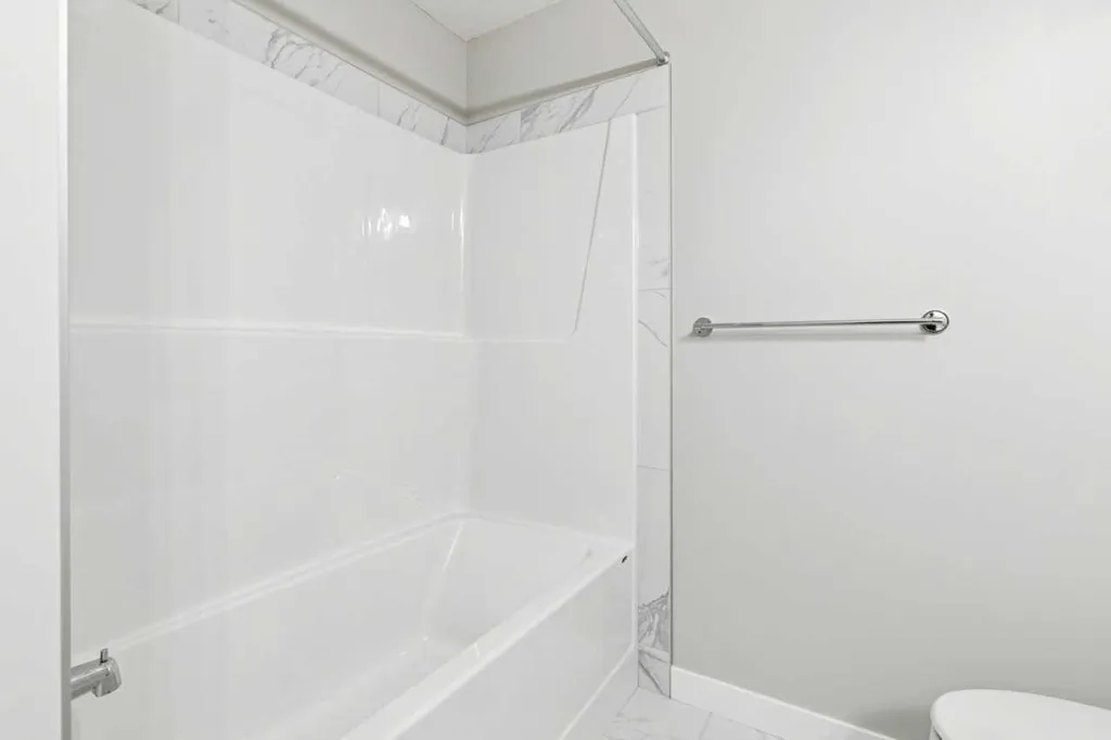 361 Dawson Wharf Road Chestermere AB T1X2W3