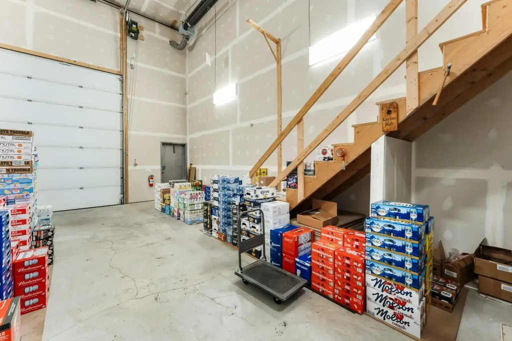 25 Beju Industrial Drive Sylvan Lake AB T4S 0K9