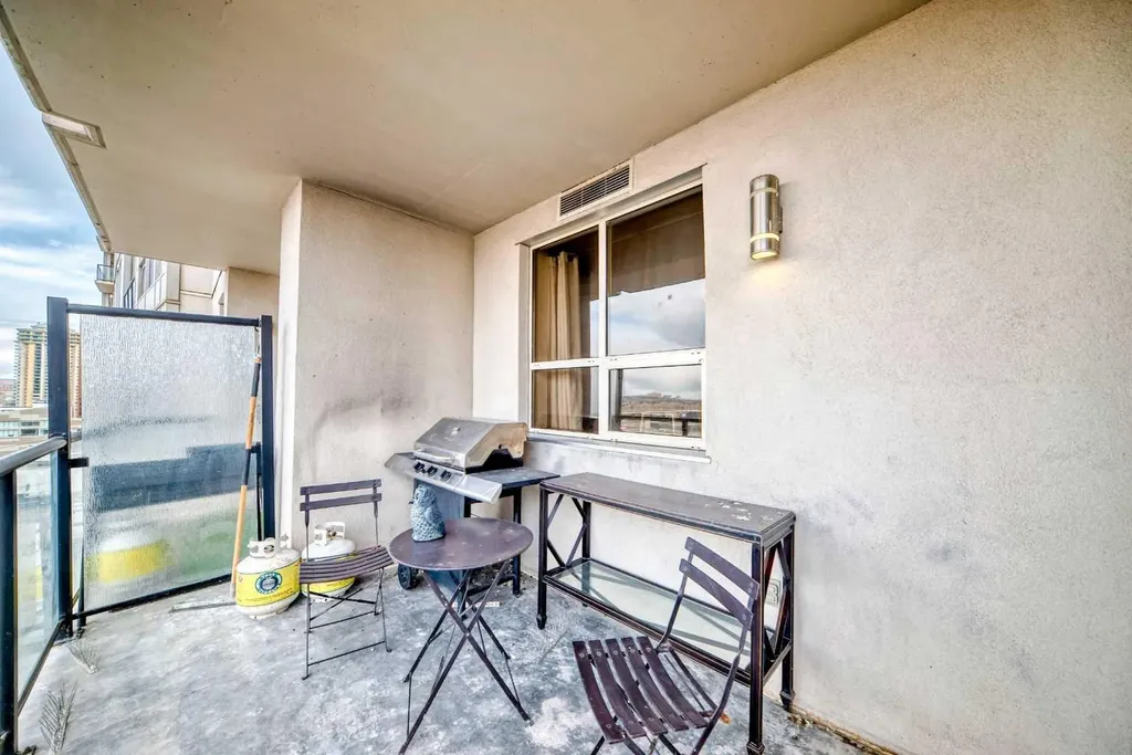 1053 10 Street SW Calgary AB T2R 1S6