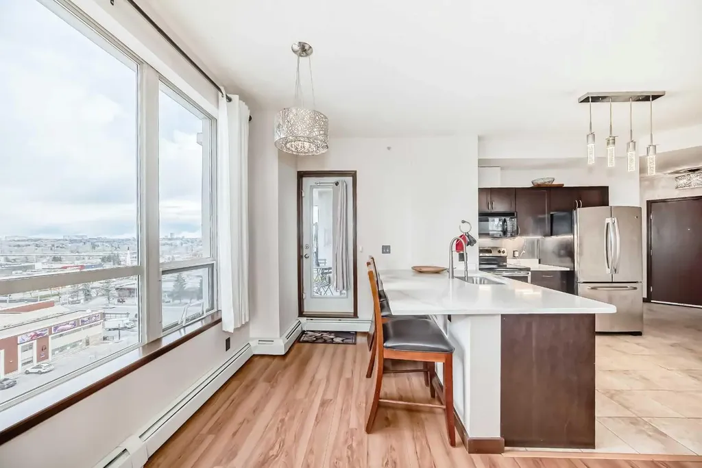 1053 10 Street SW Calgary AB T2R 1S6