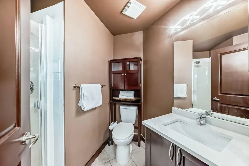 1053 10 Street SW Calgary AB T2R 1S6