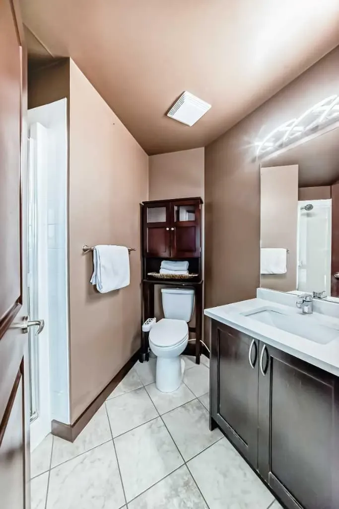 1053 10 Street SW Calgary AB T2R 1S6