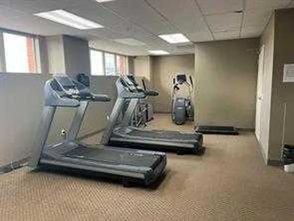 1053 10 Street SW Calgary AB T2R 1S6