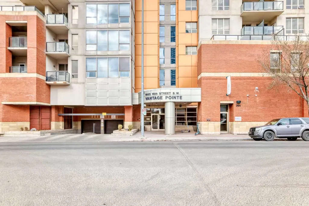 1053 10 Street SW Calgary AB T2R 1S6