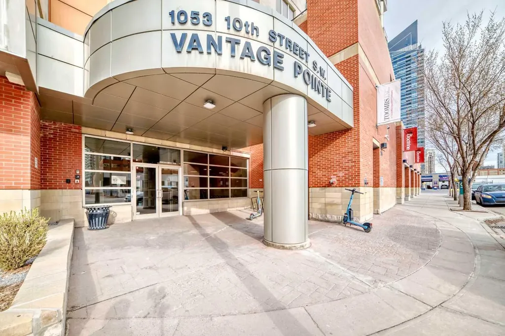 1053 10 Street SW Calgary AB T2R 1S6