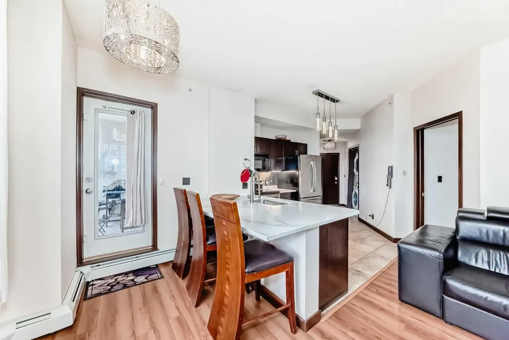 1053 10 Street SW Calgary AB T2R 1S6