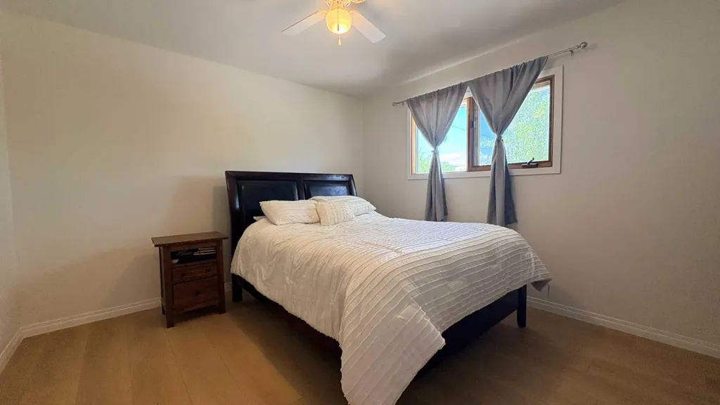 922 5 Avenue Wainwright AB T9W 1C7