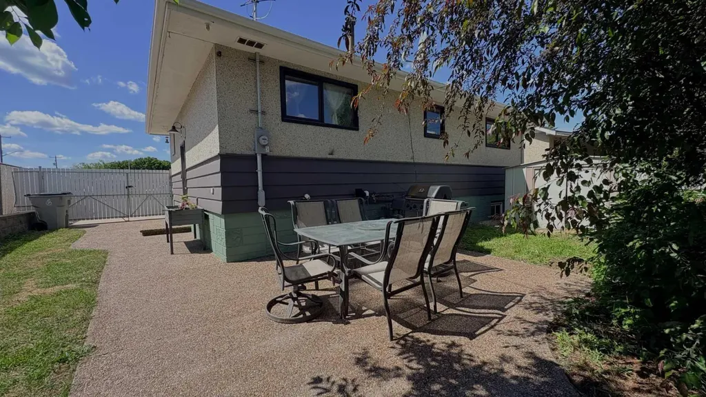 922 5 Avenue Wainwright AB T9W 1C7
