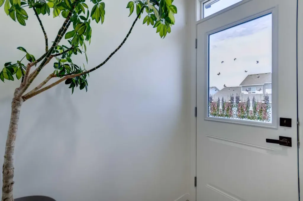 30 Creekside Manor SW Calgary AB T2X 5S2