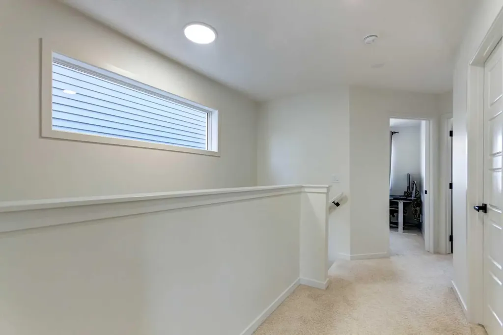30 Creekside Manor SW Calgary AB T2X 5S2