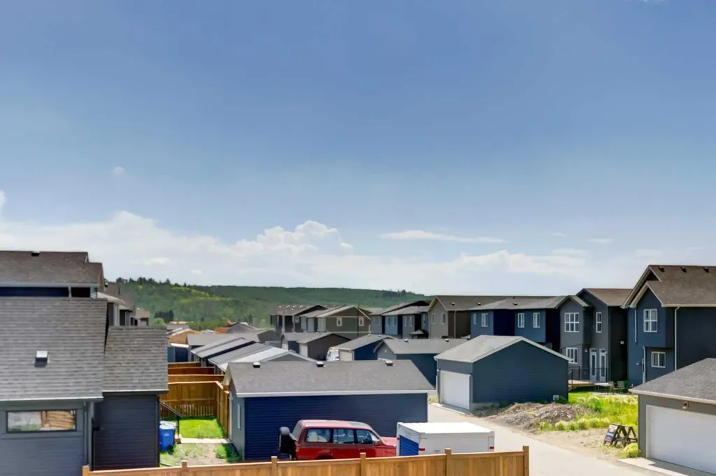 30 Creekside Manor SW Calgary AB T2X 5S2