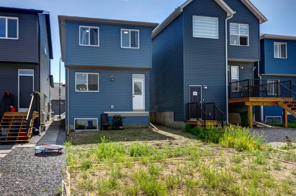 30 Creekside Manor SW Calgary AB T2X 5S2