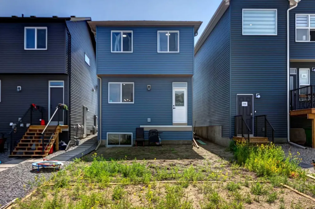 30 Creekside Manor SW Calgary AB T2X 5S2