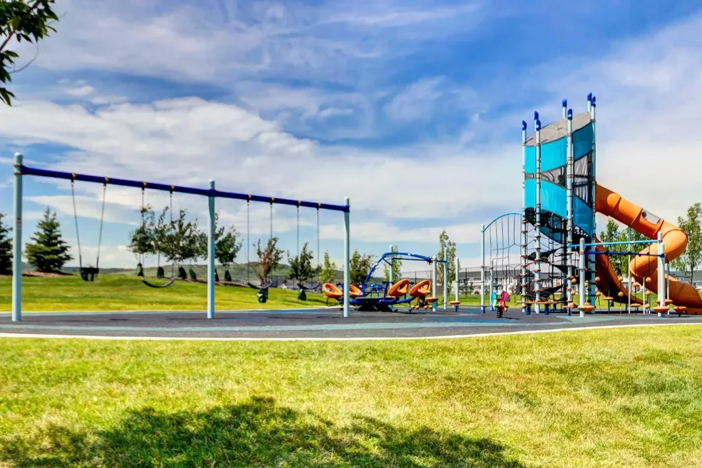 30 Creekside Manor SW Calgary AB T2X 5S2