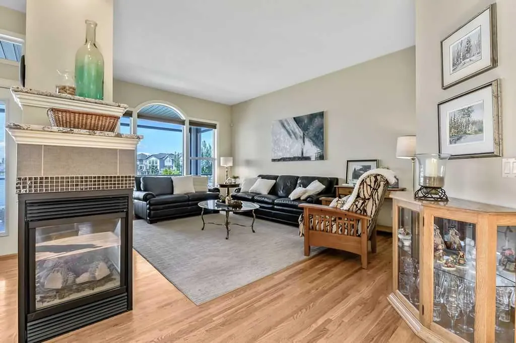 4 Crystal Shores Landing Okotoks AB T1S 2C5