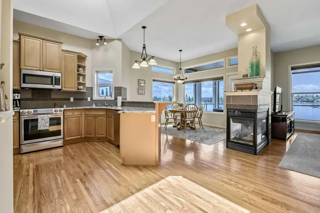 4 Crystal Shores Landing Okotoks AB T1S 2C5