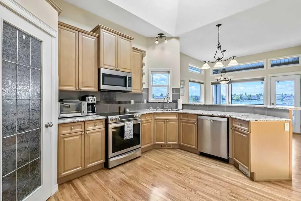 4 Crystal Shores Landing Okotoks AB T1S 2C5