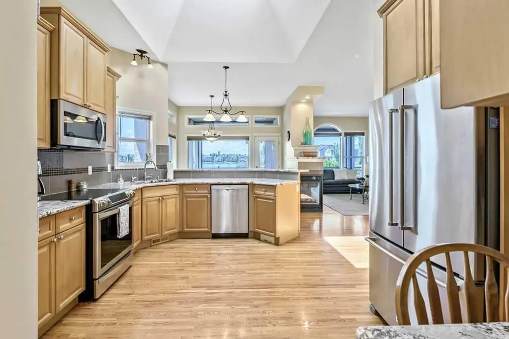 4 Crystal Shores Landing Okotoks AB T1S 2C5