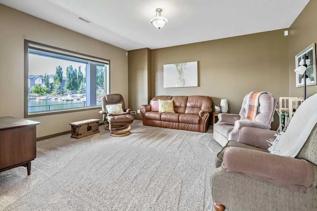 4 Crystal Shores Landing Okotoks AB T1S 2C5