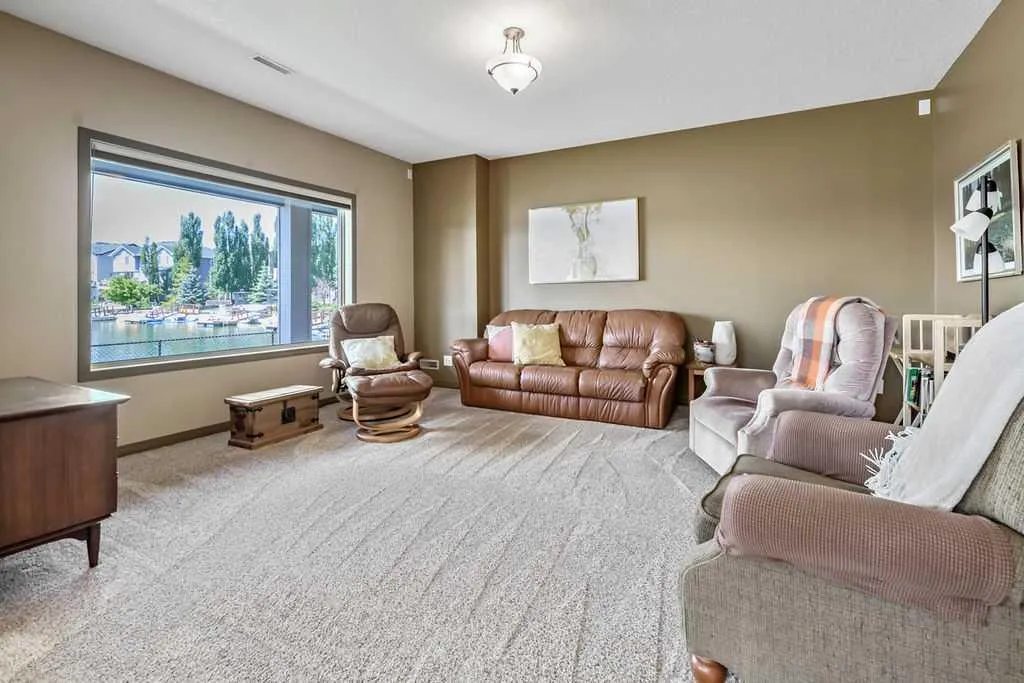 4 Crystal Shores Landing Okotoks AB T1S 2C5