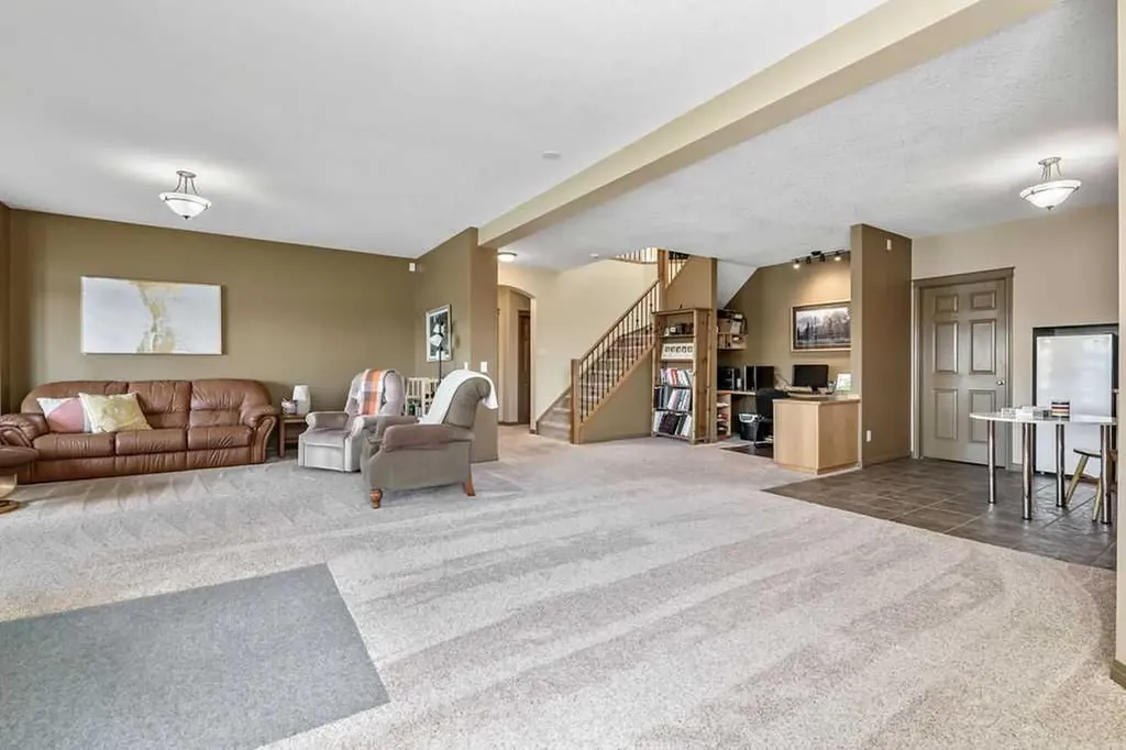 4 Crystal Shores Landing Okotoks AB T1S 2C5