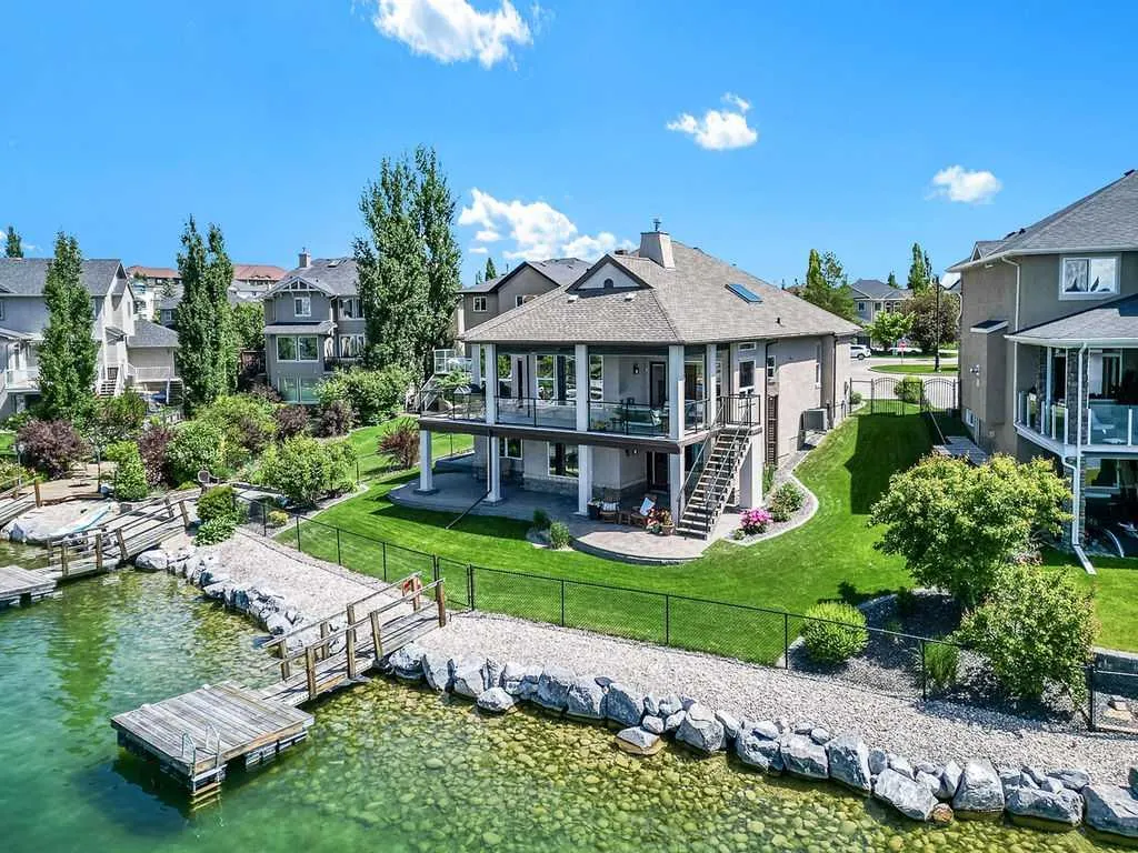 4 Crystal Shores Landing Okotoks AB T1S 2C5