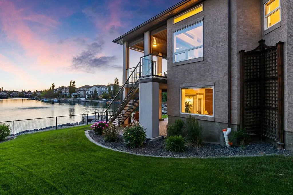 4 Crystal Shores Landing Okotoks AB T1S 2C5