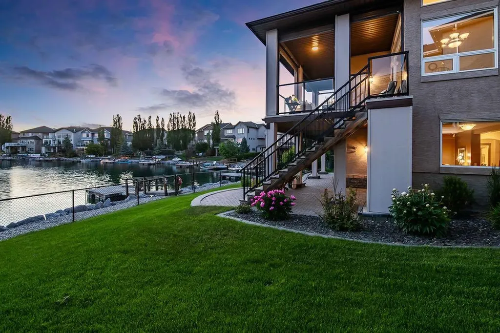 4 Crystal Shores Landing Okotoks AB T1S 2C5