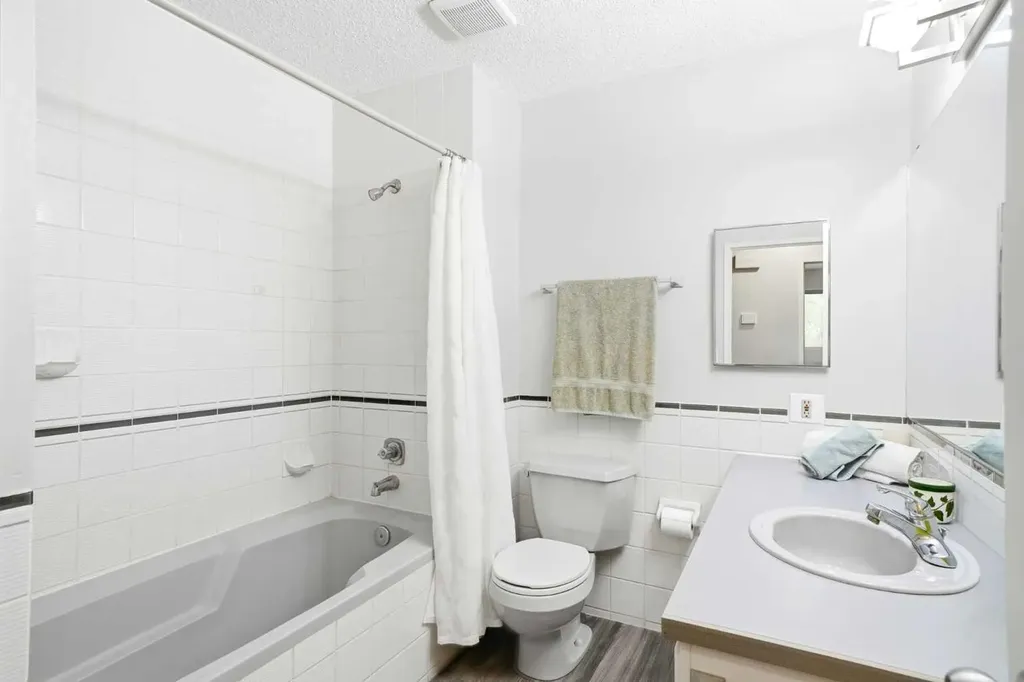 442 Queensland Place SE Calgary AB T2J 5C9